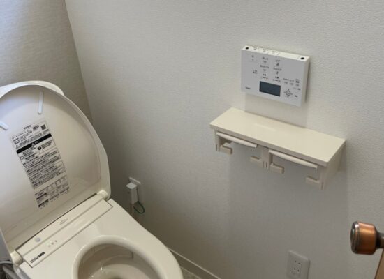 【広島】トイレ交換、クロス張り替え