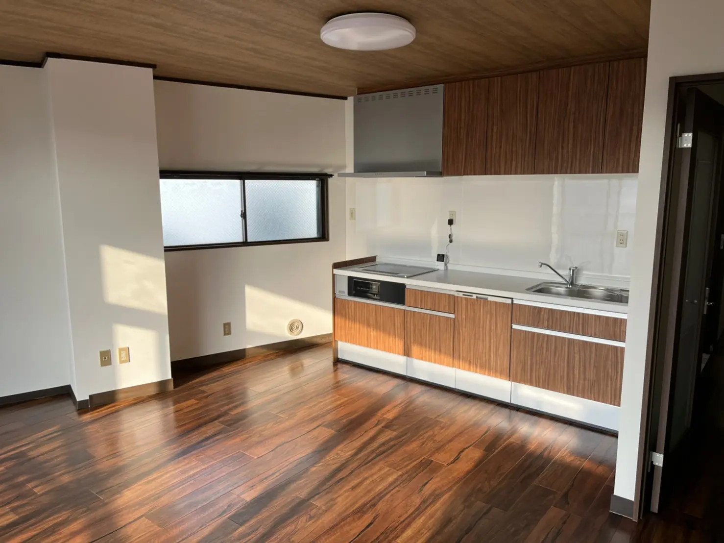 【広島リフォームの匠】ナチュラルテイストキッチンリフォーム